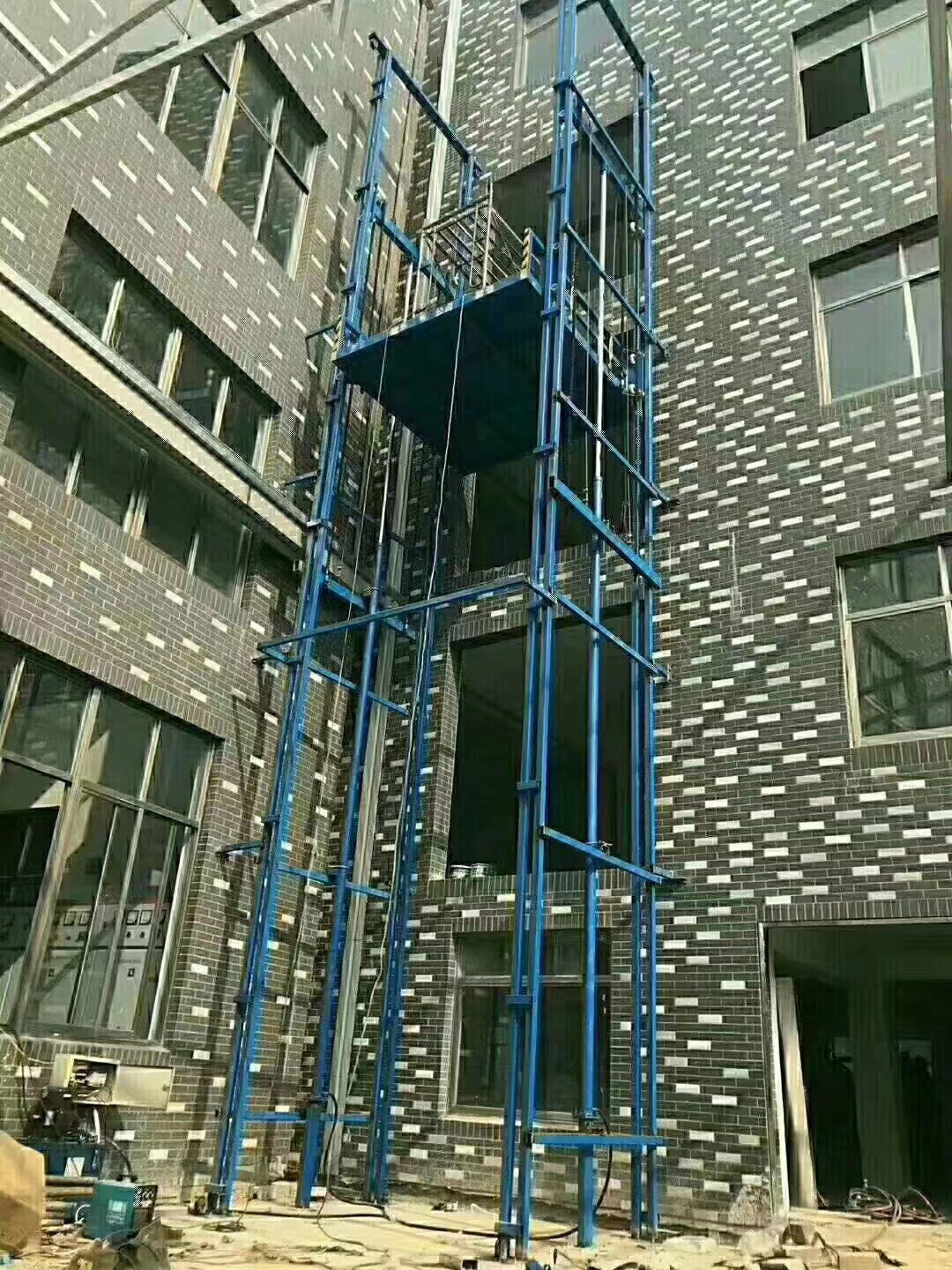 如何树立液压升降平台的品牌